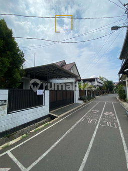 House for rent in Jakarta, Indonesia · Pasar Minggu · 4 rooms, 3 baths