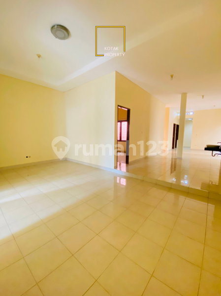 House for rent in Jakarta, Indonesia · Pasar Minggu · 4 rooms, 3 baths