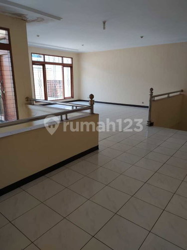 House for rent in Depok, Indonesia · 5 rooms, 4 baths