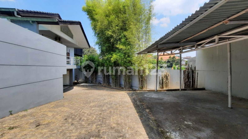 House for rent in Semarang, Indonesia · Mungkur Elephant · 6 rooms, 3 baths