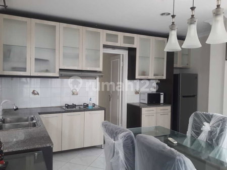 House for rent in Bekasi, Indonesia · 3 rooms, 4 baths