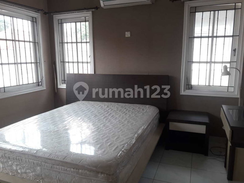 House for rent in Bekasi, Indonesia · 3 rooms, 4 baths