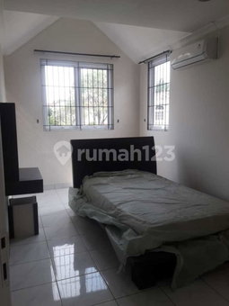 House for rent in Bekasi, Indonesia · 3 rooms, 4 baths