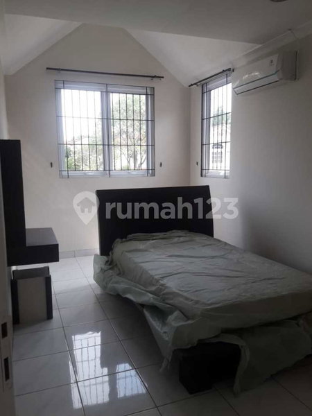 House for rent in Bekasi, Indonesia · 3 rooms, 4 baths