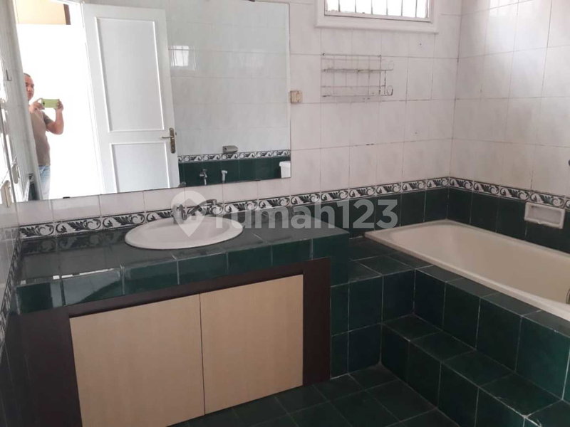 House for rent in Bekasi, Indonesia · 3 rooms, 4 baths