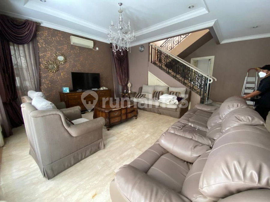 House for rent in Bandung, Indonesia · 4 rooms, 3 baths