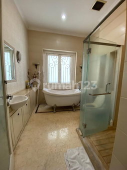 House for rent in Bandung, Indonesia · 4 rooms, 3 baths