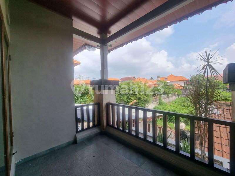 House for rent in Denpasar, Indonesia · 4 rooms, 3 baths