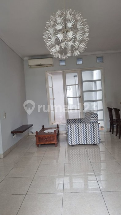 House for rent in Cikarang, Indonesia · 3 rooms, 2 baths