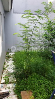 House for rent in Bandung, Indonesia · 4 rooms, 3 baths