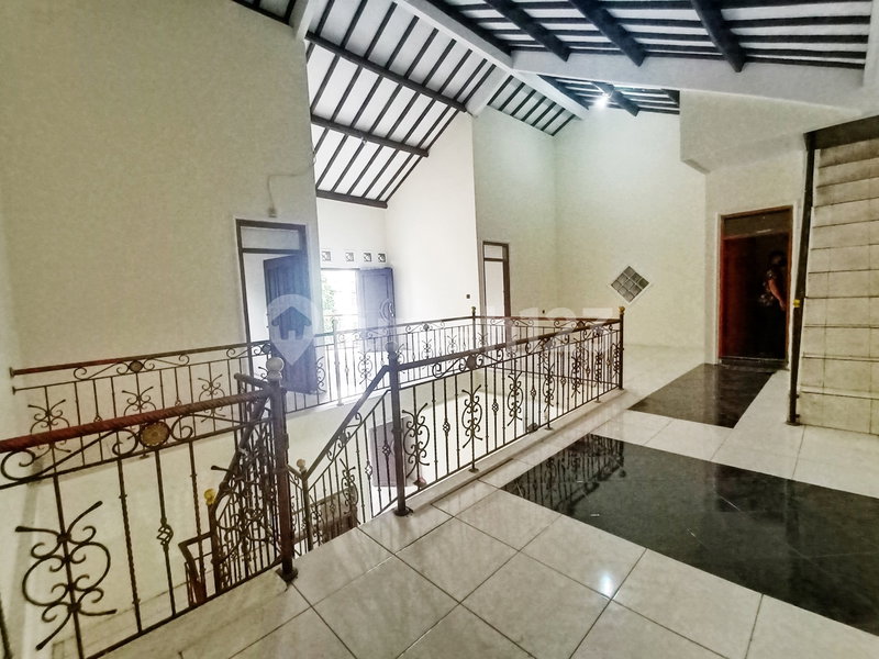 House for rent in Bandung, Indonesia · 4 rooms, 3 baths