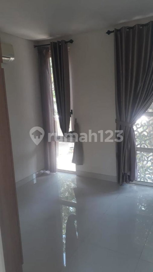 House for rent in Tangerang, Indonesia · Sukasari · 2 rooms, 2 baths