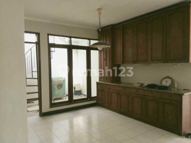 House for rent in Bogor, Indonesia · Pabaton Village · 4 rooms, 3 baths