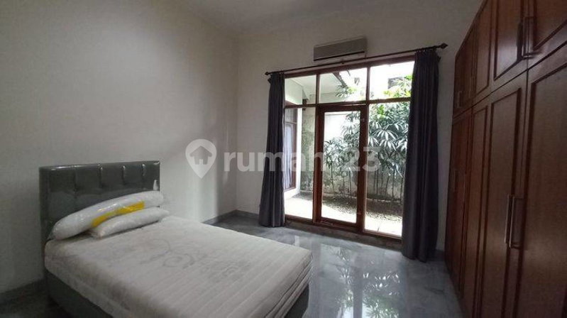 House for rent in Tangerang, Indonesia · Sukasari · 5 rooms, 4 baths