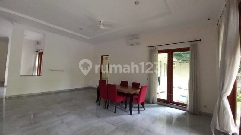 House for rent in Tangerang, Indonesia · Sukasari · 5 rooms, 4 baths
