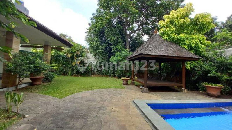 House for rent in Tangerang, Indonesia · Sukasari · 5 rooms, 4 baths