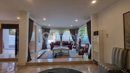House for rent in Jakarta, Indonesia · Menteng · 7 rooms, 4 baths
