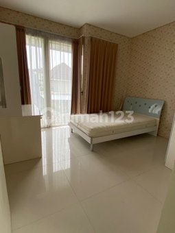 House for rent in Surabaya, Indonesia · 4 rooms, 3 baths