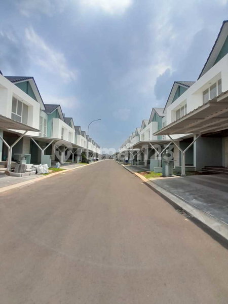 House for rent in Surabaya, Indonesia · 3 rooms, 2 baths