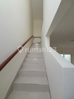 House for rent in Surabaya, Indonesia · 3 rooms, 2 baths