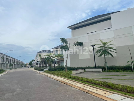 House for rent in North Jakarta, Indonesia · Penjaringan · 4 rooms, 4 baths