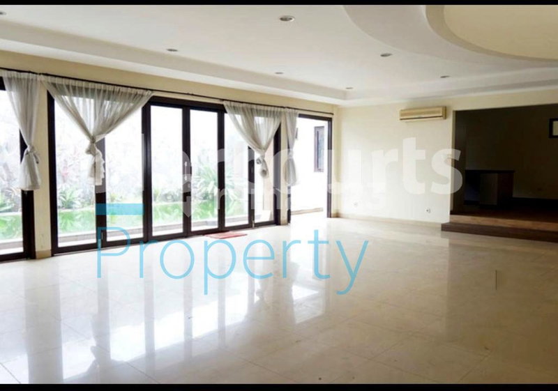 House for rent in Jakarta, Indonesia · Tebet · 5 rooms, 6 baths
