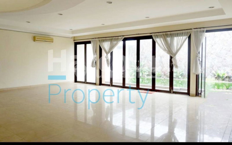 House for rent in Jakarta, Indonesia · Tebet · 5 rooms, 6 baths