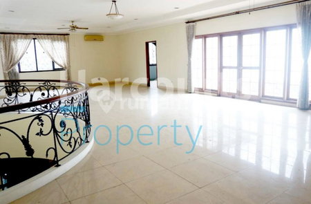 House for rent in Jakarta, Indonesia · Tebet · 5 rooms, 6 baths