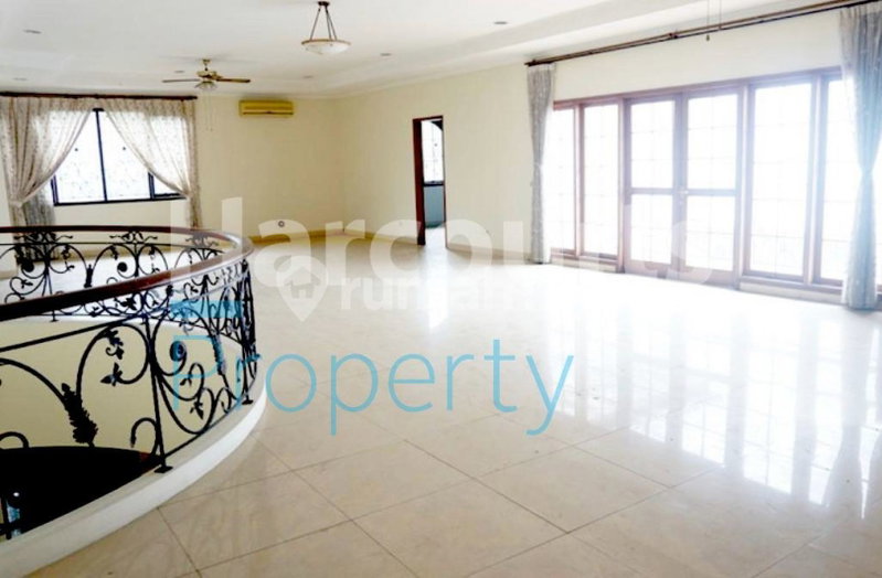 House for rent in Jakarta, Indonesia · Tebet · 5 rooms, 6 baths