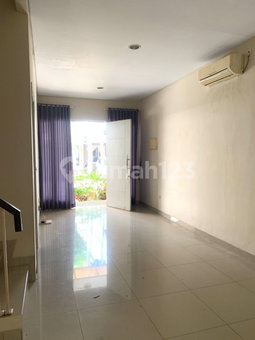 House for rent in Ciputat, Indonesia · Cengkareng · 5 rooms, 4 baths