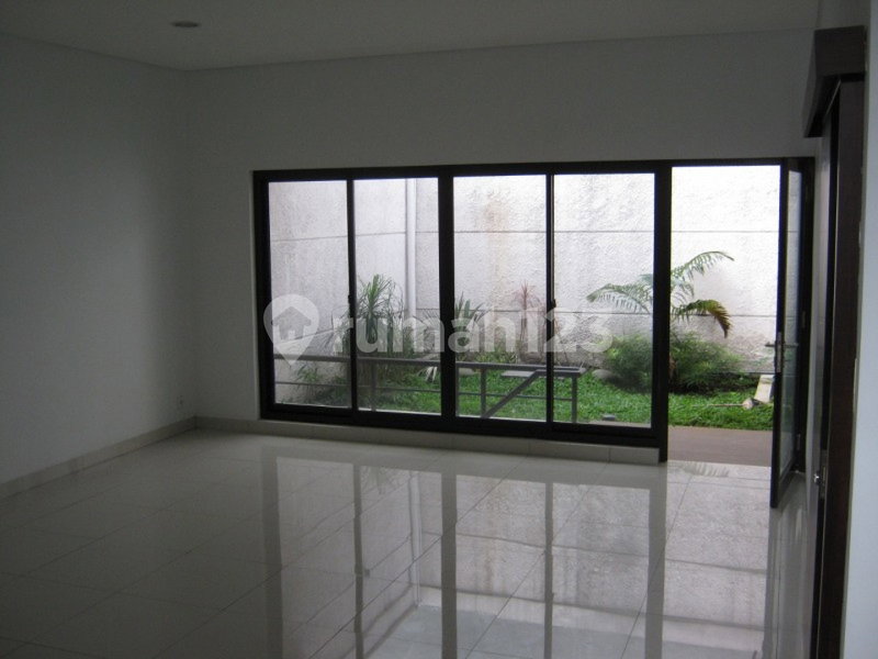 House for rent in West Jakarta, Indonesia · Cengkareng · 4 rooms, 3 baths