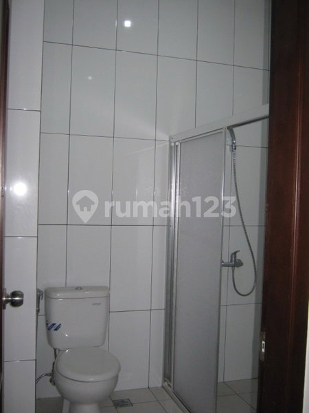 House for rent in West Jakarta, Indonesia · Cengkareng · 4 rooms, 3 baths
