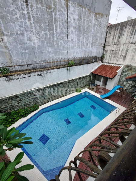 House for rent in West Jakarta, Indonesia · Cengkareng · 4 rooms, 4 baths