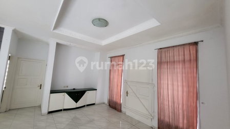 House for rent in Cimahi, Indonesia · 4 rooms, 3 baths