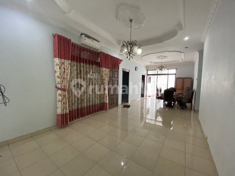 House for rent in Bandung, Indonesia · 4 rooms, 2 baths