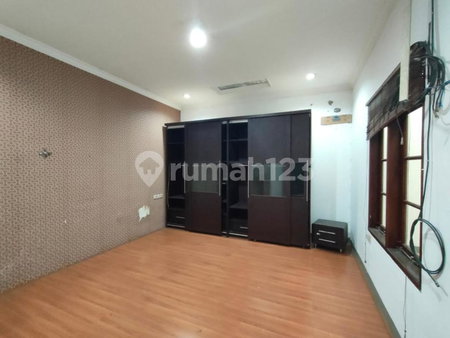 House for rent in Surabaya, Indonesia · 2 rooms, 2 baths