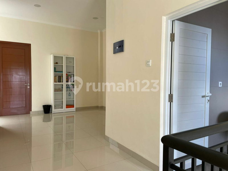 House for rent in Tangerang, Indonesia · Sukasari · 3 rooms, 3 baths