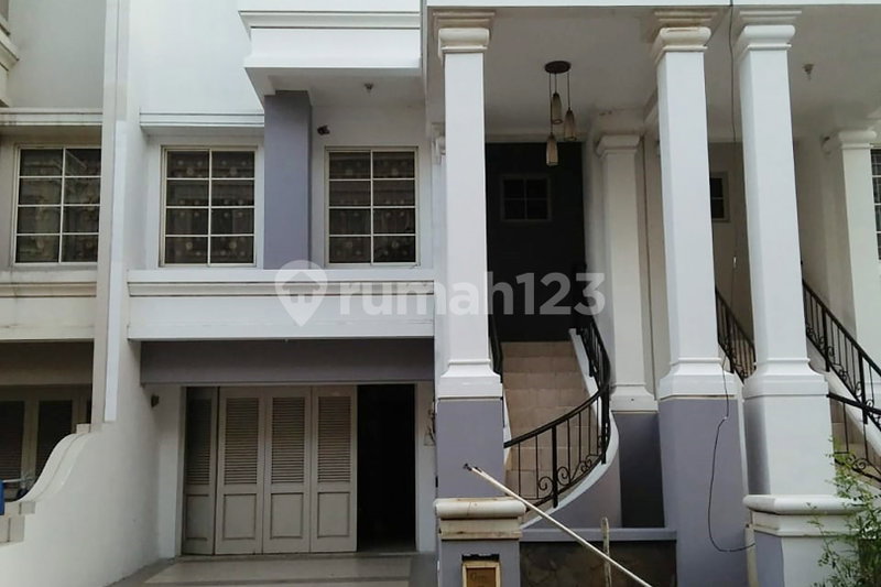 House for rent in West Jakarta, Indonesia · Cengkareng · 5 rooms, 4 baths