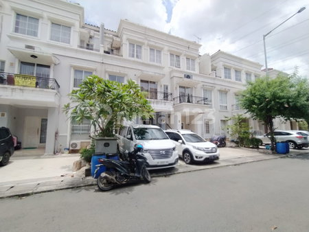 House for rent in West Jakarta, Indonesia · Cengkareng · 5 rooms, 4 baths
