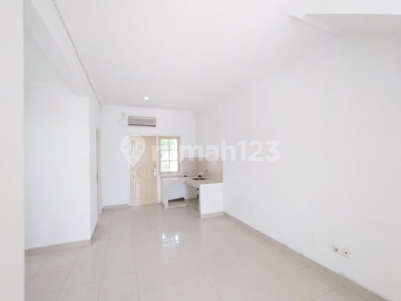 House for rent in West Jakarta, Indonesia · Cengkareng · 5 rooms, 4 baths