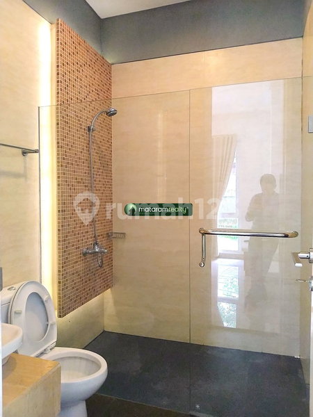 House for rent in Ciputat, Indonesia · Cengkareng · 4 rooms, 4 baths