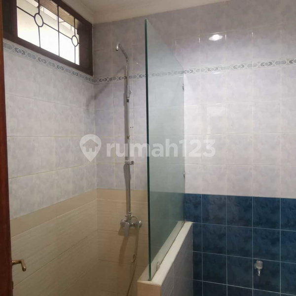 House for rent in Bandung, Indonesia · 3 rooms, 2 baths