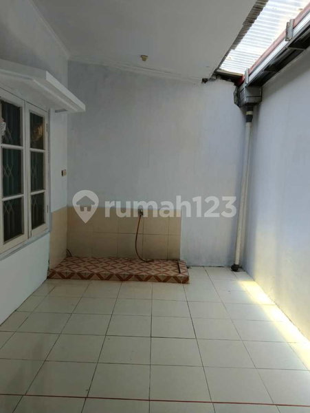House for rent in Tangerang, Indonesia · Riding · 2 rooms, 1 bath