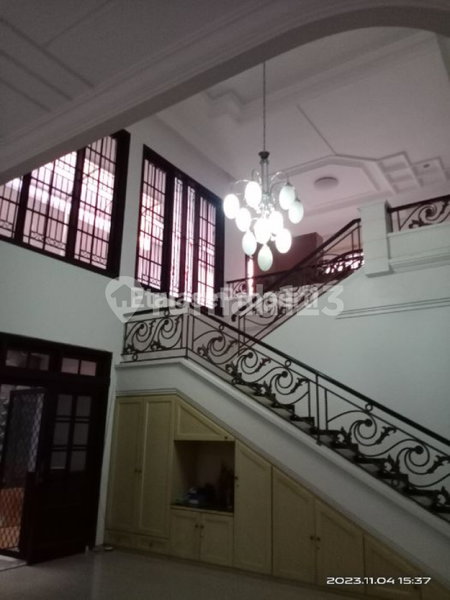 House for rent in Tangerang, Indonesia · Riding · 4 rooms, 3 baths