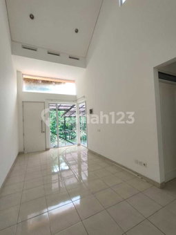 House for rent in Tangerang, Indonesia · Riding · 2 rooms, 1 bath