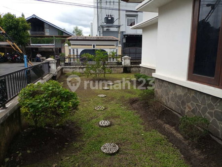 House for rent in Bandung, Indonesia · 5 rooms, 3 baths