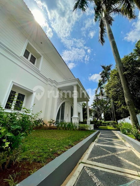 House for rent in South Jakarta, Indonesia · Kebayoran Lama · 6 rooms, 6 baths