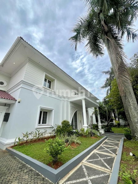 House for rent in South Jakarta, Indonesia · Kebayoran Lama · 6 rooms, 6 baths