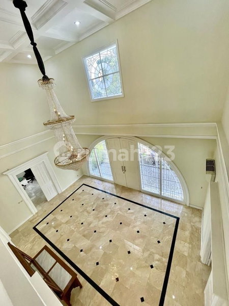 House for rent in South Jakarta, Indonesia · Kebayoran Lama · 6 rooms, 6 baths