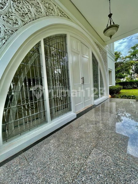 House for rent in South Jakarta, Indonesia · Kebayoran Lama · 6 rooms, 6 baths